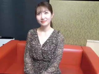 与纹身的继家庭的跨种族色情